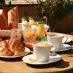 Mont Bouquet Lodge-residence Hoteliere בית נופש *