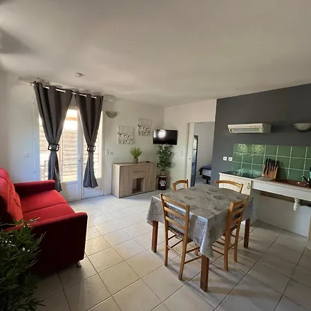 Mont Bouquet Lodge-residence Hoteliere Semesterbostad Brouzet-les-Ales