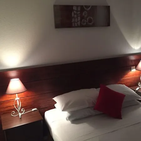 Mont Bouquet Lodge-residence Hoteliere Brouzet-les-Ales
