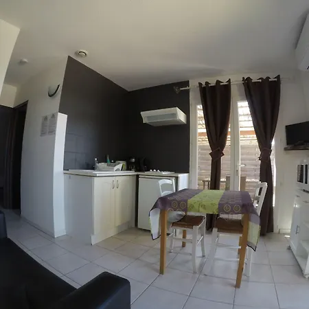 Semesterbostad Mont Bouquet Lodge-residence Hoteliere Brouzet-les-Ales