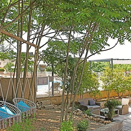 Semesterbostad Mont Bouquet Lodge-residence Hoteliere *