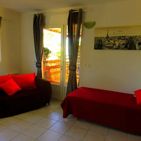 Semesterbostad Mont Bouquet Lodge-residence Hoteliere *