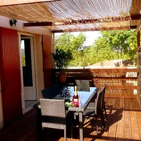Mont Bouquet Lodge-residence Hoteliere Semesterbostad Brouzet-les-Ales