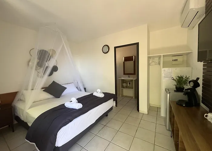 Mont Bouquet Lodge/residence Hoteliere Hébergement de vacances Brouzet-les-Ales